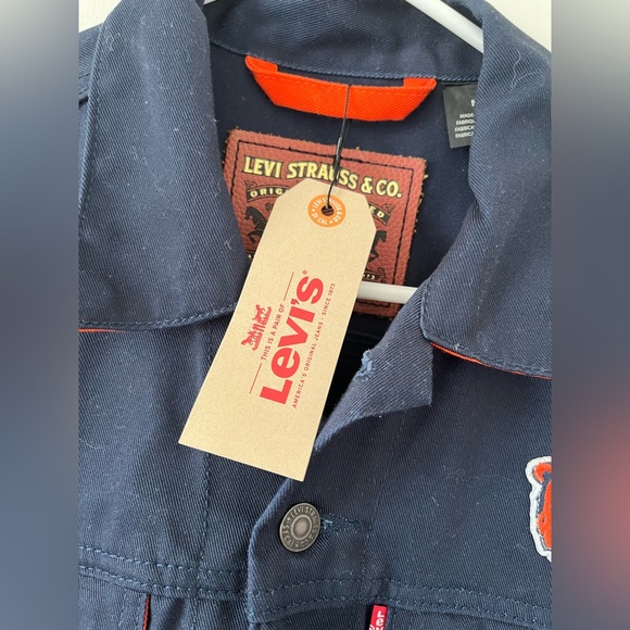 Men’s Levi’s Chicago Bears Jean Jacket - Picture 7 of 8